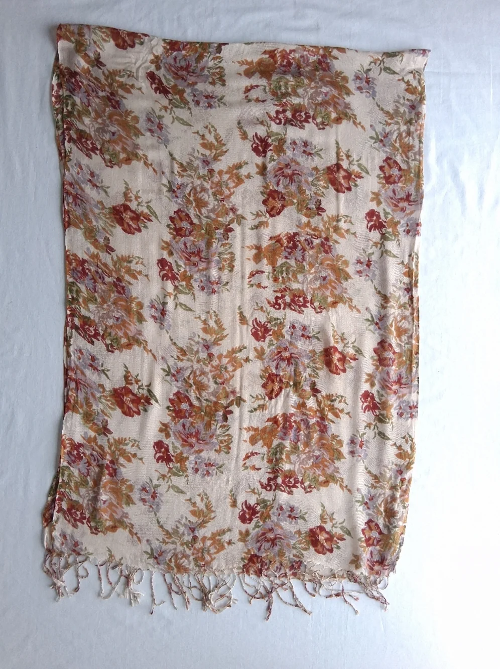 Reitmans Scarf Floral Lightweight Rectangular Cream, Red & green - Picture 3 of 15